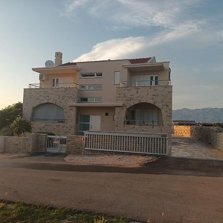 Apartmani Lucija Povljana Exterior photo