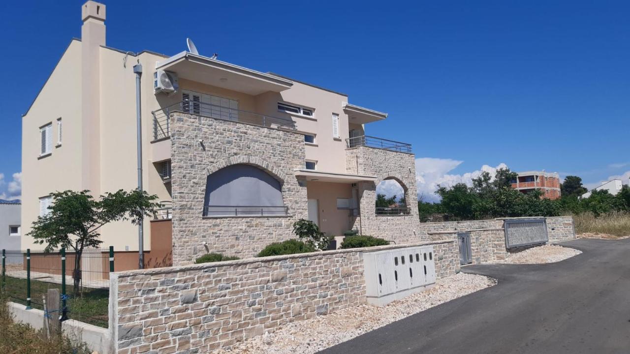 Apartmani Lucija Povljana Exterior photo