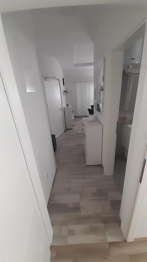 Apartmani Lucija Povljana Exterior photo
