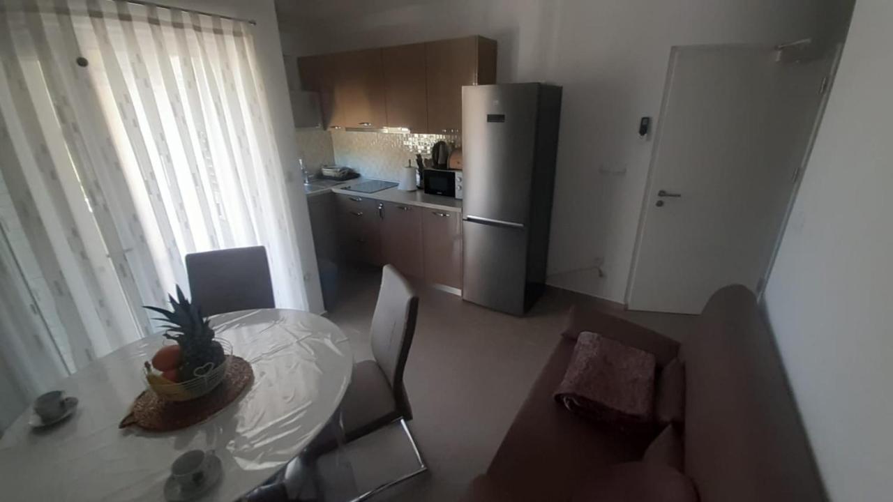 Apartmani Lucija Povljana Exterior photo
