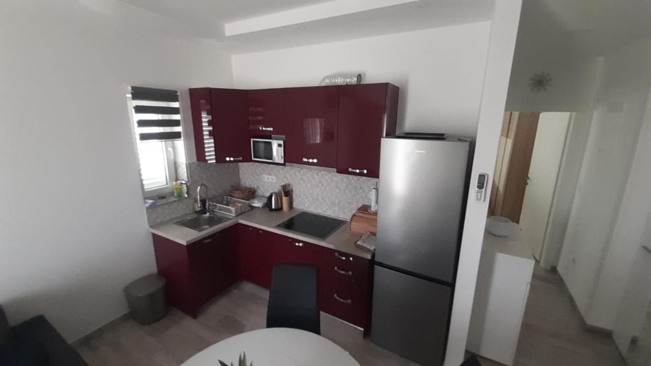 Apartmani Lucija Povljana Exterior photo