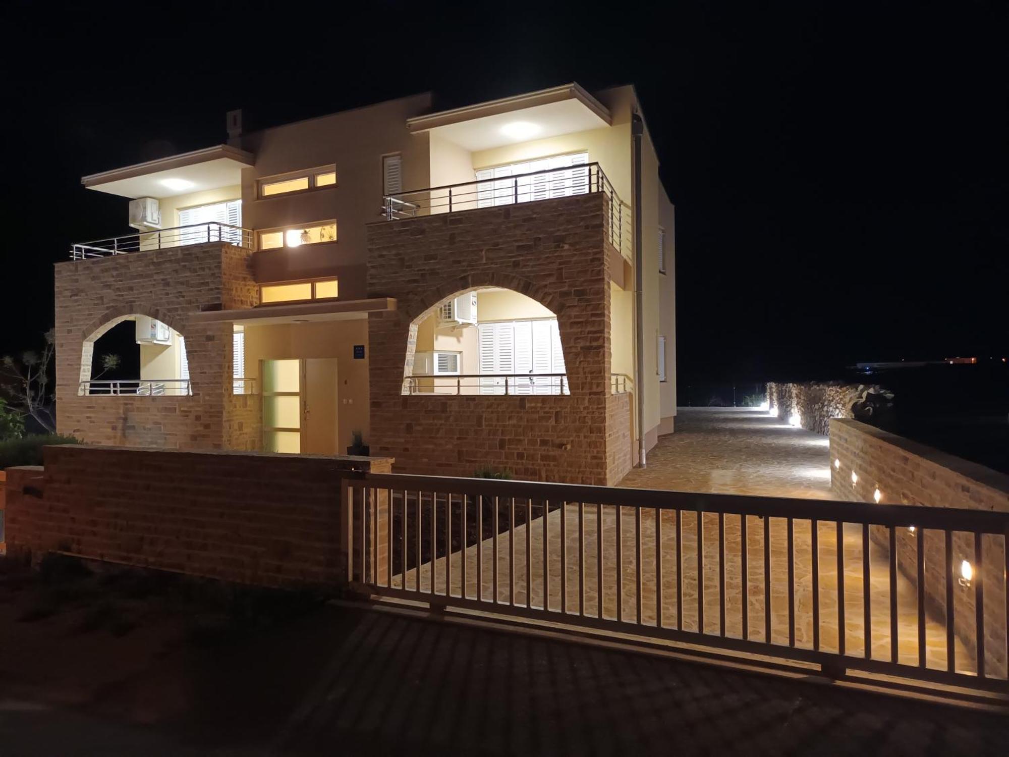 Apartmani Lucija Povljana Exterior photo